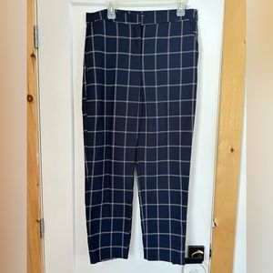 Vero Moda casual ankle pant, navy blue with white plaid design, size 10